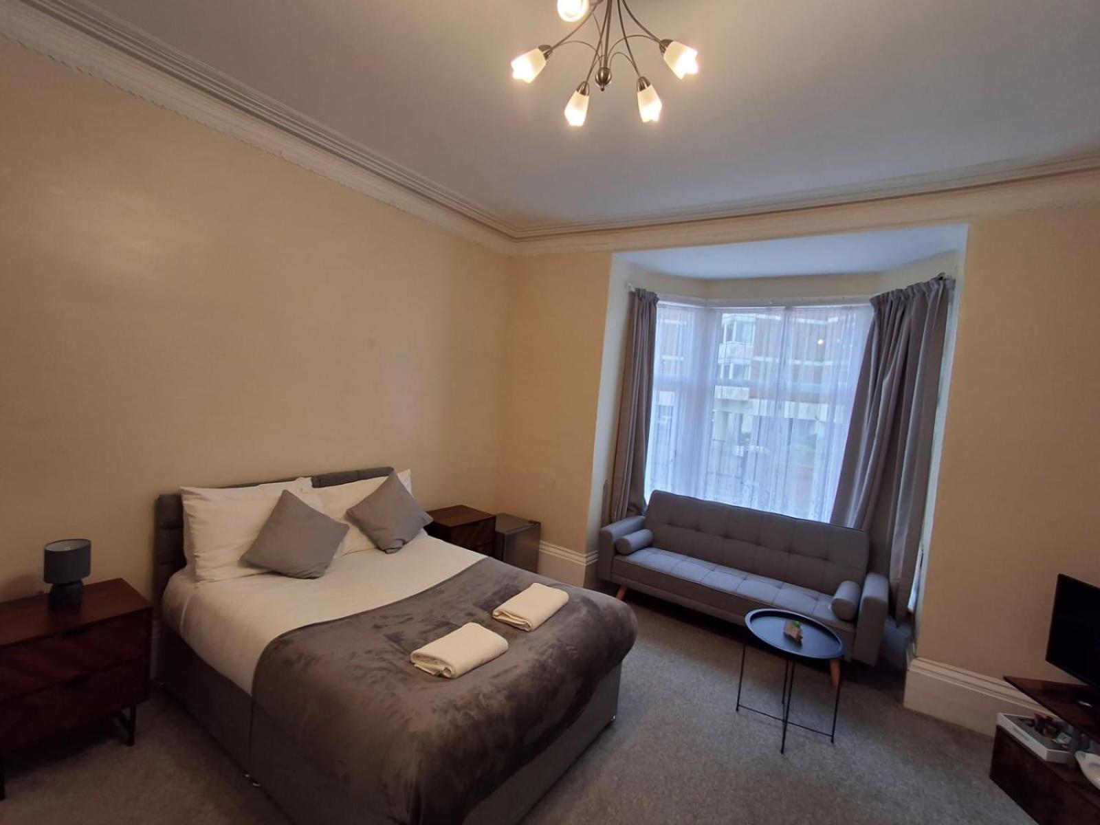 Inn By The Sea, Portsmouth - En Suite Rooms With Sea View Possible, Parking Ev 22Kw Exterior photo